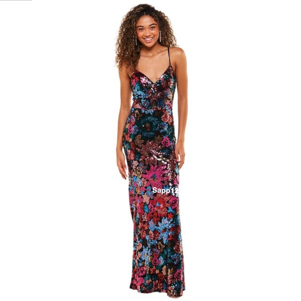 🆕ELEGANT MULTICOLOR SEQUIN  GOWN